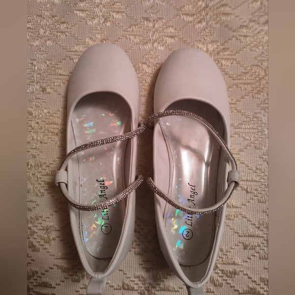 Girls Little Angel white patent leather with rhinestone straps - Picture 2 of 8